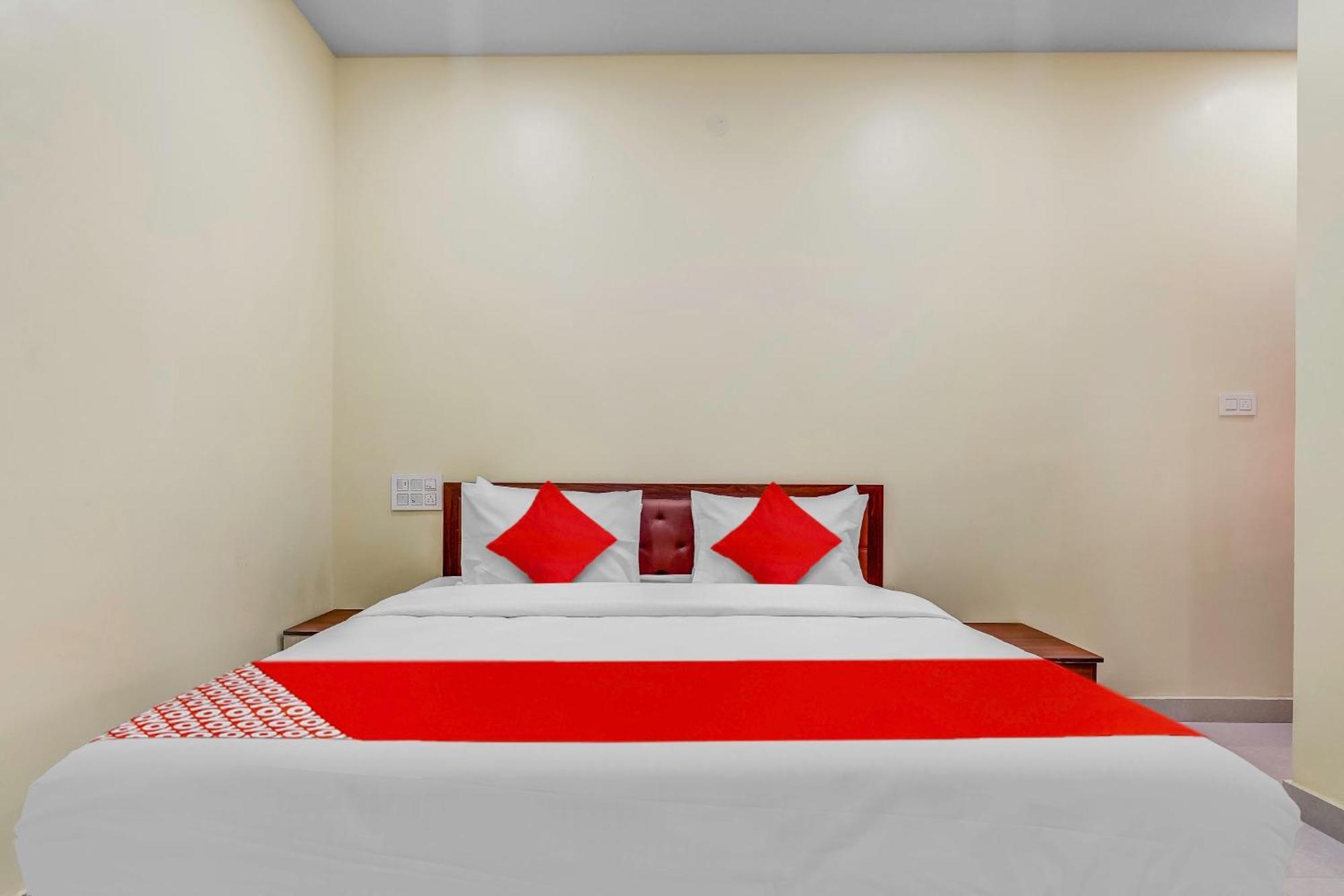 Oyo Flagship Hotel Ayodhya Bangalore Esterno foto